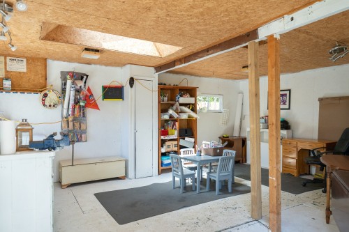 Remise - 35 Av. Victoria, Pointe-Claire, QC - Indoor