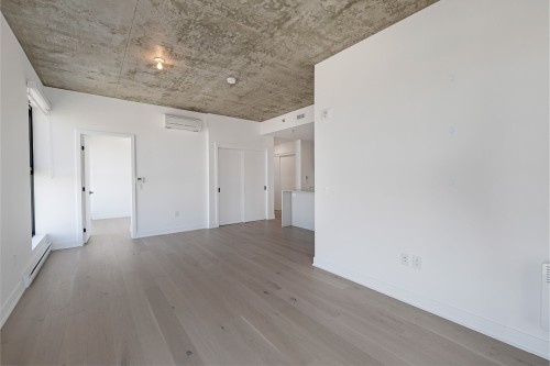 Living Room - 2303-245 Boul. Robert-Bourassa, Montréal (Ville-Marie), QC - Indoor Photo Showing Other Room