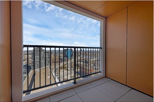 Balcon - 2216-245 Boul. Robert-Bourassa, Montréal (Ville-Marie), QC -  With Exterior