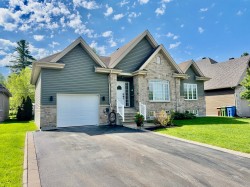 487 Rue Jérémie Lachute, QC J8H 4N8