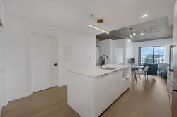 2416-245 Boul. Robert-Bourassa Montréal (Ville-Marie), QC H3C 1A4