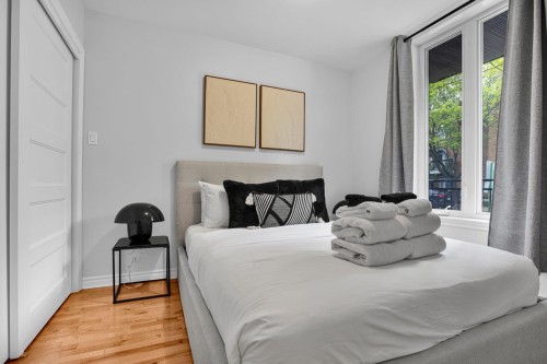 Bedroom - 3702 Rue De Verdun, Montréal (Verdun/Île-Des-Soeurs), QC - Indoor Photo Showing Bedroom