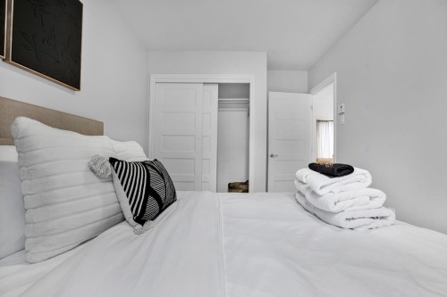 Bedroom - 3702 Rue De Verdun, Montréal (Verdun/Île-Des-Soeurs), QC - Indoor Photo Showing Bedroom
