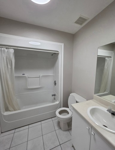 Bathroom - 303-9500 Boul. Rivard, Brossard, QC - Indoor Photo Showing Bathroom