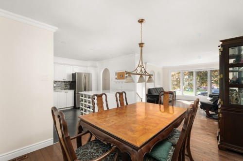 Salle à manger - 18 Rue Mansfield, Dollard-Des-Ormeaux, QC - Indoor Photo Showing Dining Room