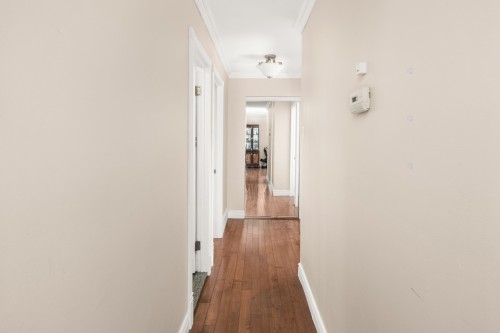 Hall d'entrée/Vestibule - 18 Rue Mansfield, Dollard-Des-Ormeaux, QC - Indoor Photo Showing Other Room