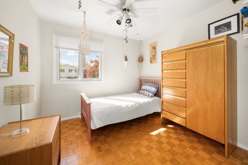Chambre à coucher - 18 Rue Mansfield, Dollard-Des-Ormeaux, QC - Indoor Photo Showing Bedroom
