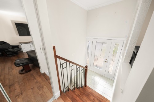 Entrée extérieure - 18 Rue Mansfield, Dollard-Des-Ormeaux, QC - Indoor Photo Showing Other Room
