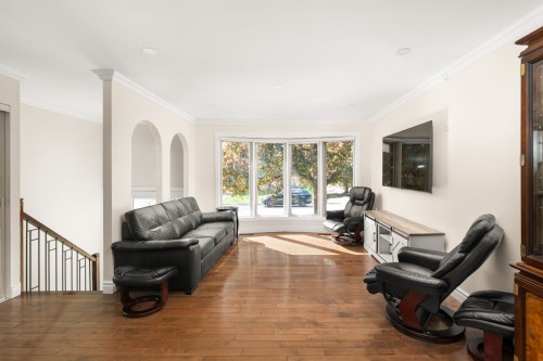 Salon - 18 Rue Mansfield, Dollard-Des-Ormeaux, QC - Indoor Photo Showing Living Room