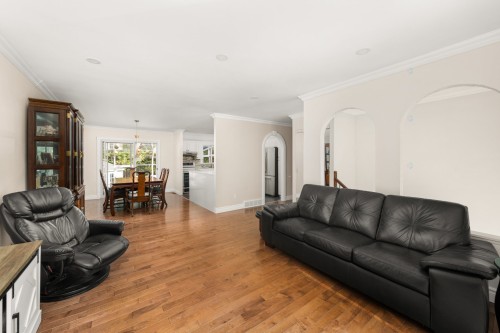 Salon - 18 Rue Mansfield, Dollard-Des-Ormeaux, QC - Indoor Photo Showing Living Room