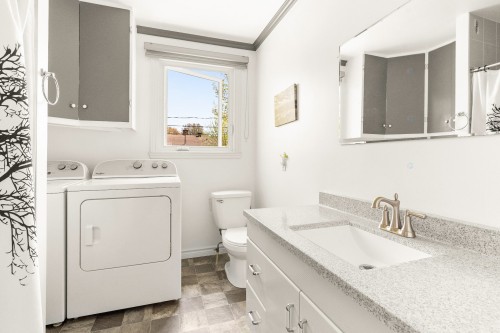 Salle de bains - 983 Rue Écho, L'Ancienne-Lorette, QC - Indoor Photo Showing Laundry Room