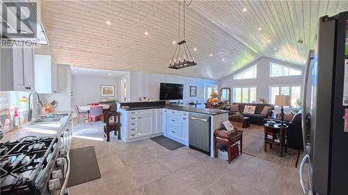 14 Maplewood Trail, Kagawong, ON - Indoor