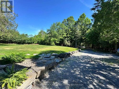 4637 Northwoods Drive, Ottawa, ON - Outdoor