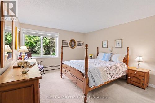 4637 Northwoods Drive, Ottawa, ON - Indoor Photo Showing Bedroom