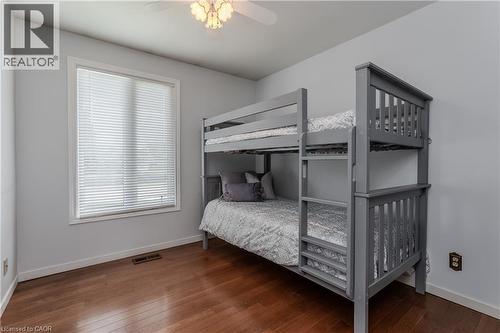 3125 Michael Crescent, Burlington, ON - Indoor Photo Showing Bedroom