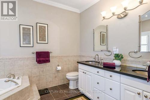 8 Castlewood Court, Caledon, ON - Indoor Photo Showing Bathroom