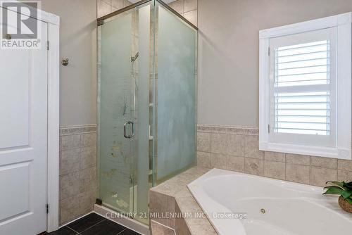 8 Castlewood Court, Caledon, ON - Indoor Photo Showing Bathroom