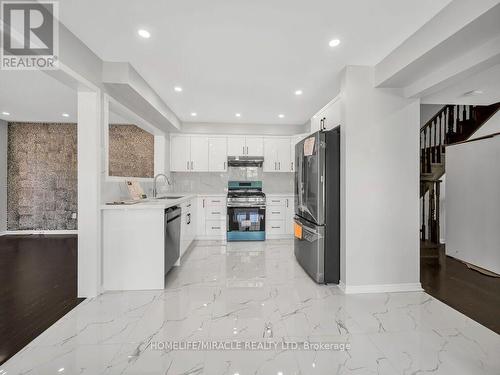 55 Secord Crescent, Brampton, ON - Indoor Photo Showing Kitchen