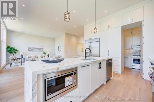 26 Valleywest Road, Brampton, ON - Indoor Photo Showing Kitchen With Upgraded Kitchen