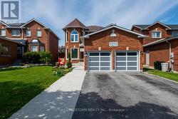 92 GOLDEN MEADOW ROAD Barrie, ON L4N 7G4