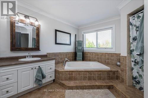 92 Golden Meadow Road, Barrie, ON - Indoor Photo Showing Bathroom