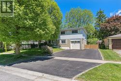 17 METCALFE COURT Halton Hills, ON L7G 4N7