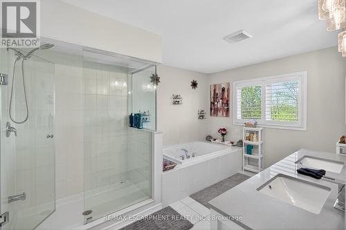9 Fleming Crescent, Haldimand, ON - Indoor Photo Showing Bathroom