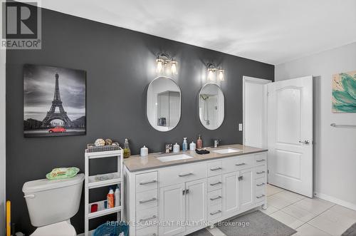 9 Fleming Crescent, Haldimand, ON - Indoor Photo Showing Bathroom