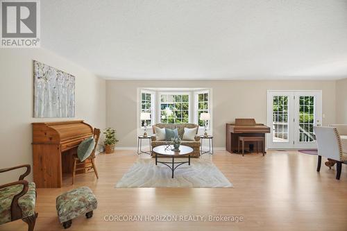 Living Ro - 71 Grayview Drive, Grey Highlands, ON - Indoor Photo Showing Living Room
