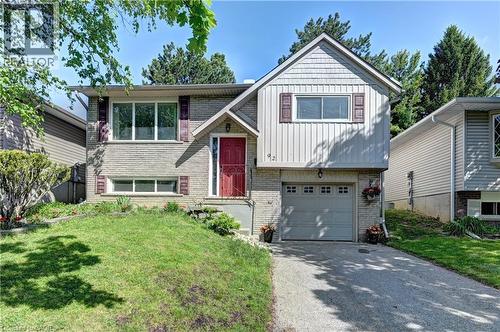 92 PINEMEADOW Crescent  Waterloo, ON N2T 1A7