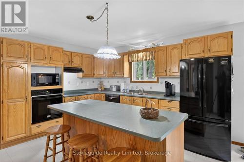 3786 Hwy 28 Highway, Douro-Dummer, ON - Indoor Photo Showing Kitchen