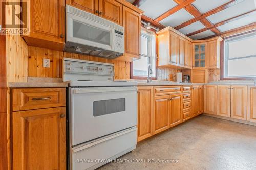 32 Frontenac Crescent, Kapuskasing, ON - Indoor Photo Showing Kitchen