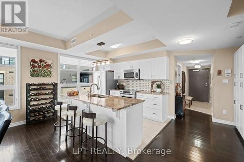 301 - 298 Glenroy Gilbert Drive, Ottawa, ON - Indoor Photo Showing Kitchen With Double Sink With Upgraded Kitchen