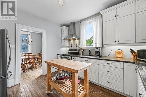56 Drummond Street E, Perth, ON - Indoor Photo Showing Kitchen