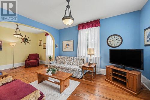 56 Drummond Street E, Perth, ON - Indoor Photo Showing Living Room