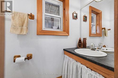 56 Drummond Street E, Perth, ON - Indoor Photo Showing Bathroom