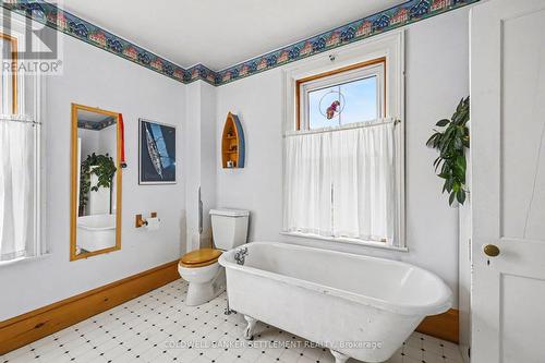 56 Drummond Street E, Perth, ON - Indoor Photo Showing Bathroom