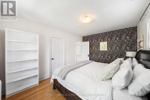 202 Dinnick Crescent, Toronto, ON 