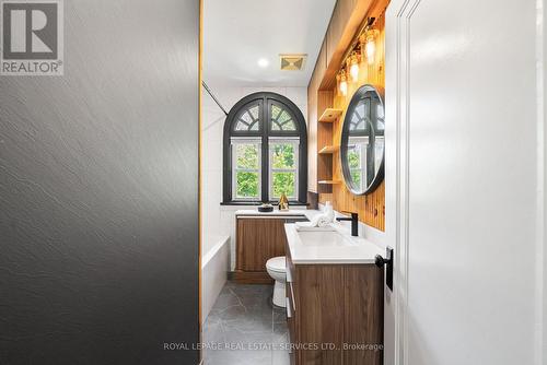 Upstairs Renovated Bathroom - 202 Dinnick Crescent, Toronto, ON 