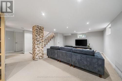 202 Dinnick Crescent, Toronto, ON 