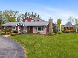 8805 Highway 14 Hardwood Lands, NS B0N 1Y0