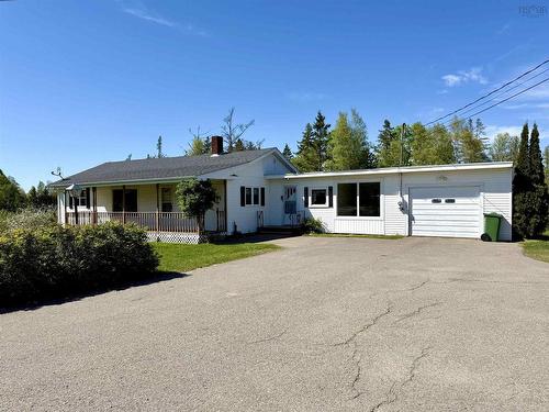 897 6 Highway  East Amherst, NS B4H 3Y2