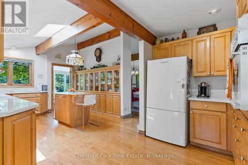 INVITING KITCHEN - 600380 Sideroad 50 N, Chatsworth, ON - Indoor Photo Showing Kitchen