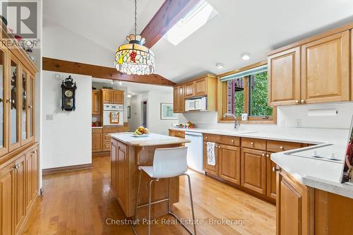 600380 Sideroad 50 N, Chatsworth, ON - Indoor Photo Showing Kitchen With Double Sink