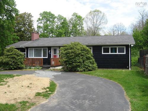 85 School Street, Liverpool, NS 