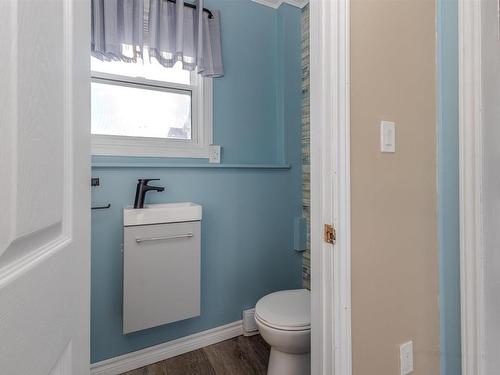 52 Pepperell Street, Louisbourg, NS 