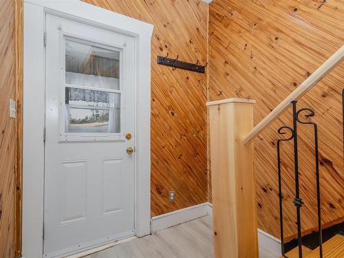 52 Pepperell Street, Louisbourg, NS 