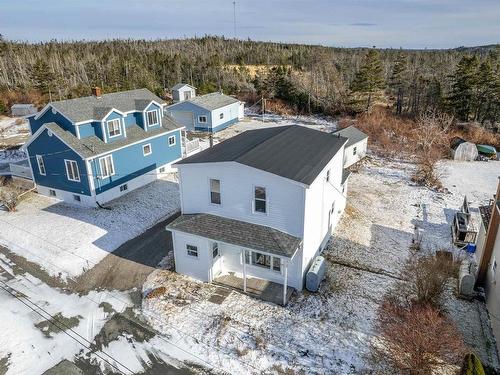 52 Pepperell Street, Louisbourg, NS 