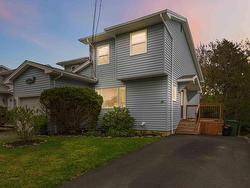 19 Theakston Avenue  Spryfield, NS B3R 1R7