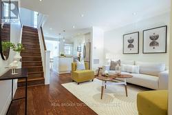 5 HEYWORTH CRESCENT S Toronto, ON M4E 1T6